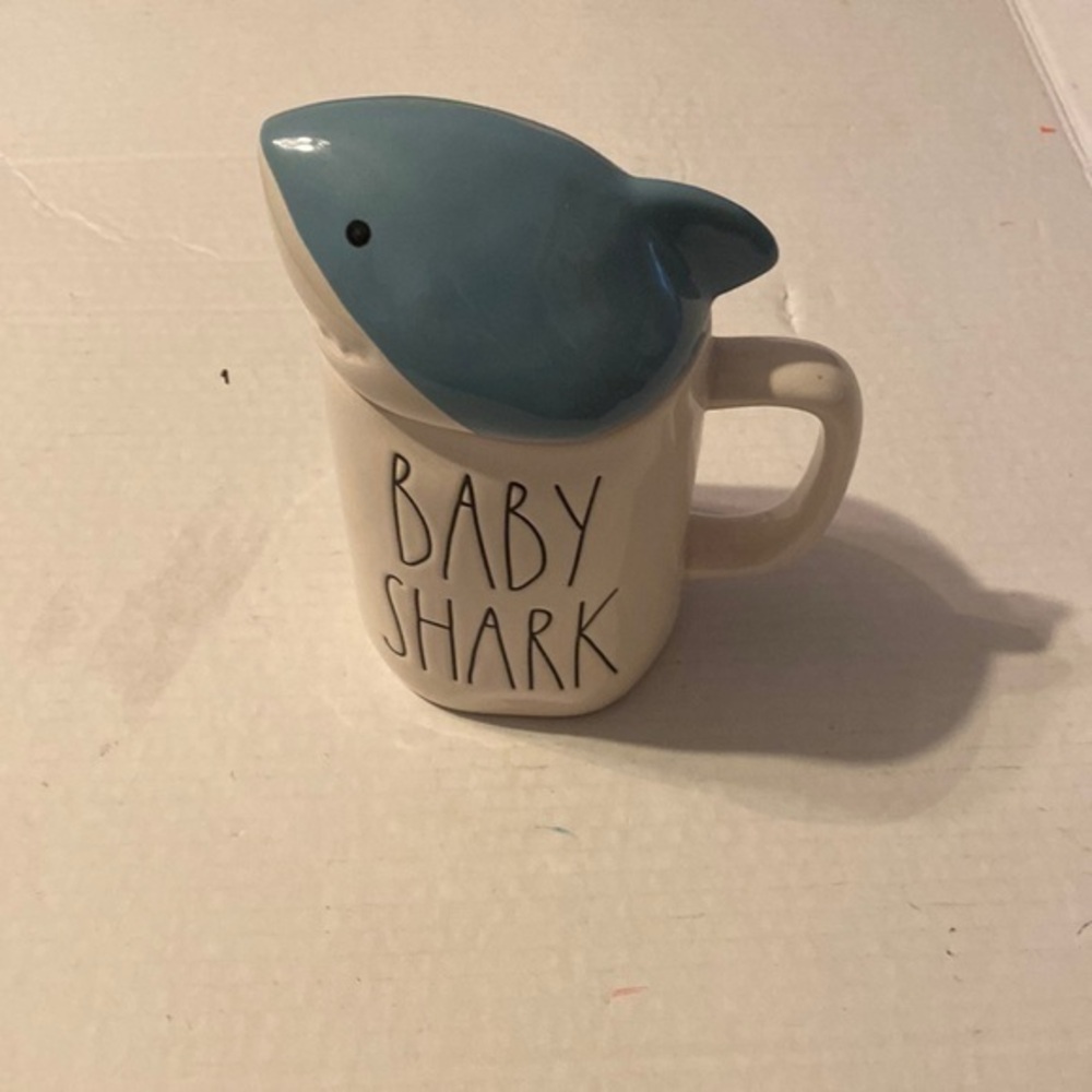 Rae Dunn Baby Shark Mug with Shark Head Lid Cover